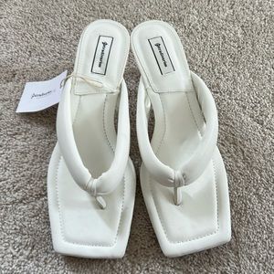 Stradivarius white thong kitten sandals